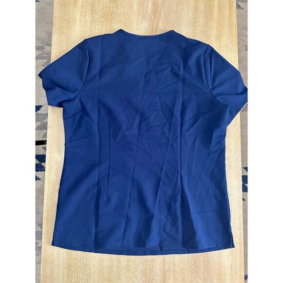 NWT Figs Casma Three-Pocket Scrub Top - Picture 4 of 5